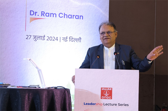 Chairman & CEO, ONGC, Arun Kumar Singh explaining the role of digitisation in leadership during his welcome address